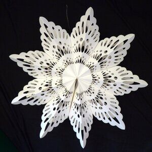 NEW 30” CRATE & BARREL LARGE 3D PAPER SNOWFLAKE CHRISTMAS HANGING DECORATION